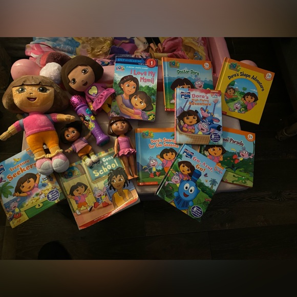 Dora The Explorer Lot - Picture 1 of 1